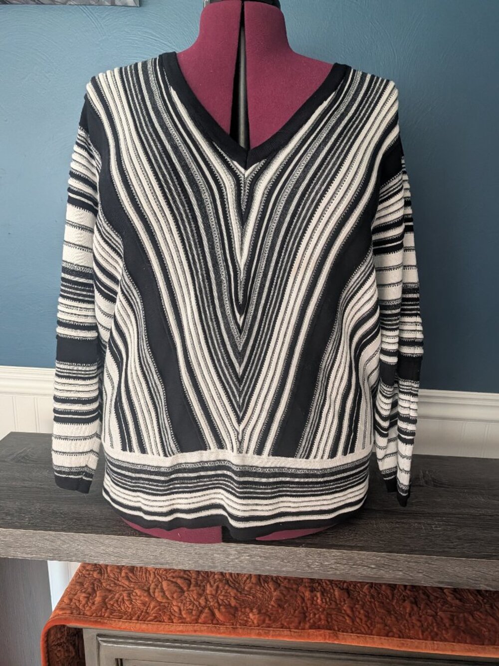 Lane Bryant Black and White sweater 22/24